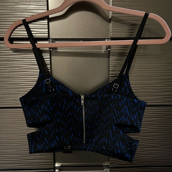 Dynamite, S brand new crop top with side cutouts and zippered back. - Picture 4 of 4